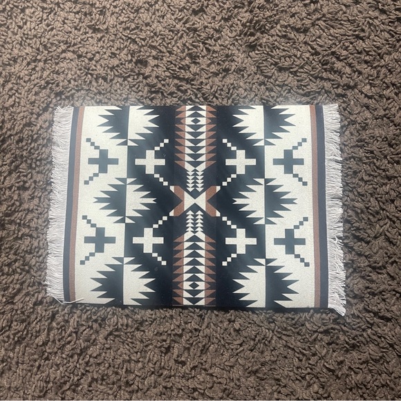 Pendleton Desktop Mouse Rug Aztec Southwestern Pattern W/ Fringe - Picture 2 of 3